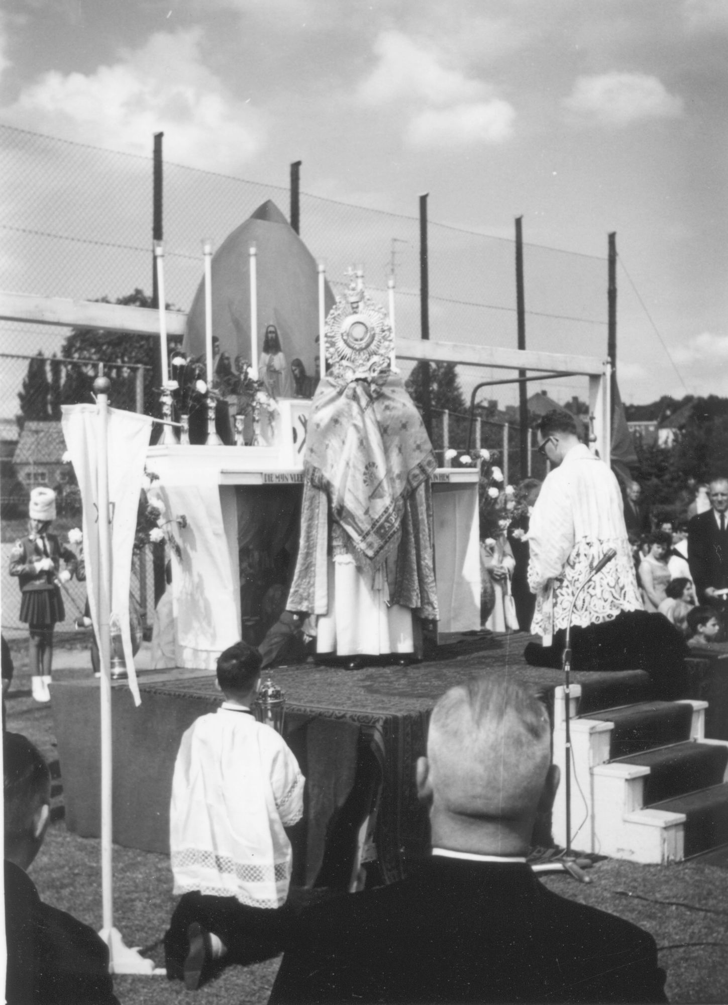  - Landjuweel 1966 Verering H. Sacrament oude Vitesseterrein